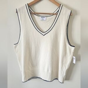 Old Navy Women's Cream Sweater Vest
